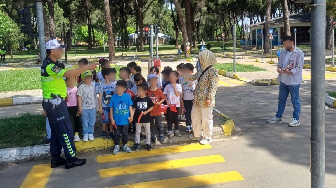 TRAFİK EĞİTİMİ ALDIK.